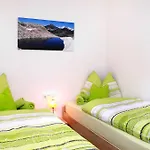 Haus Hoellerer Apartamento Uttendorf