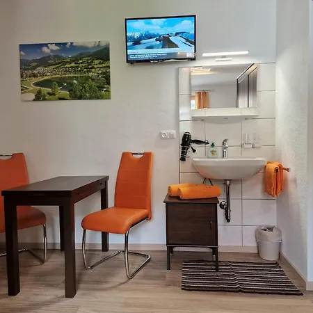 Haus Hoellerer Апартаменты Уттендорф